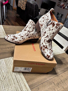 Lucky Brand Kolda Cow Print Ankle Boots US 9M Like New